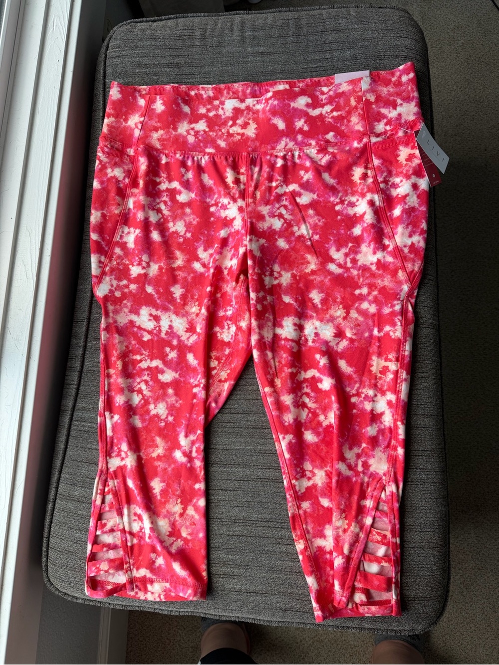 Livi active NWT Capri Leggings